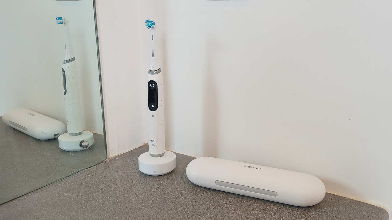 Oral-B iO case